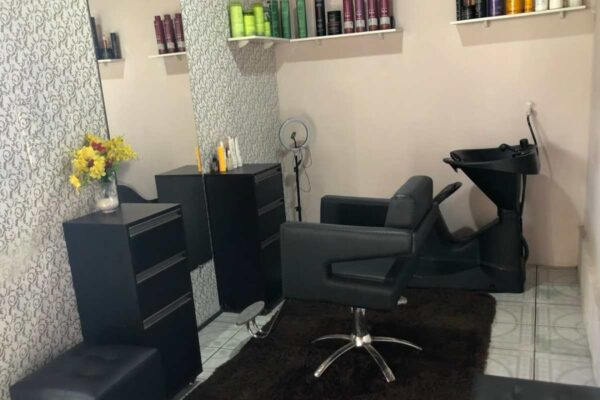 Dicas para Salão de Beleza em Casa e Limpeza: Como Manter Seu Espaço Organizado e Aconchegante